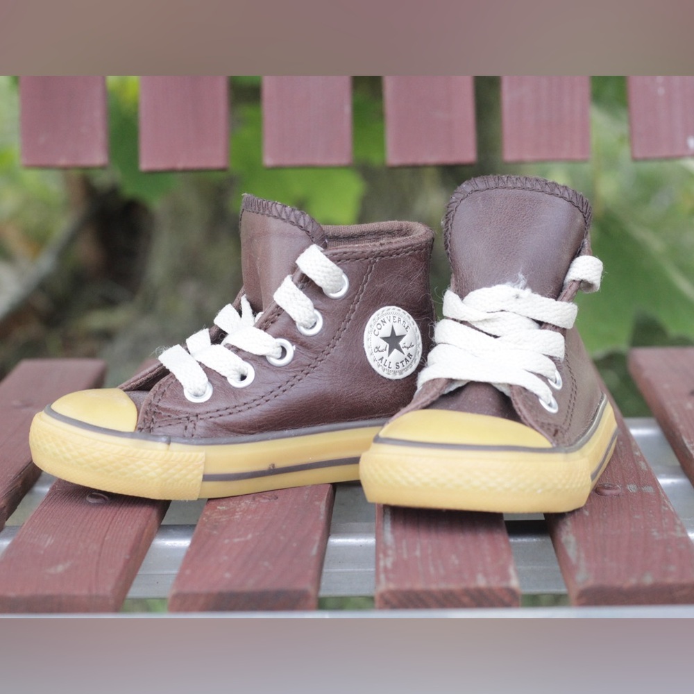 Infant brown leather Converse All Star High Tops Size 4